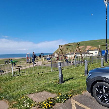 Impeccable Beachfront 2-Bed Cottage In St Bees Εξωτερικό φωτογραφία